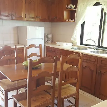 V3 Com Piscina Privada